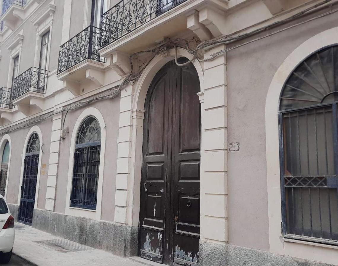 شقة L&L House كاتانيا المظهر الخارجي الصورة